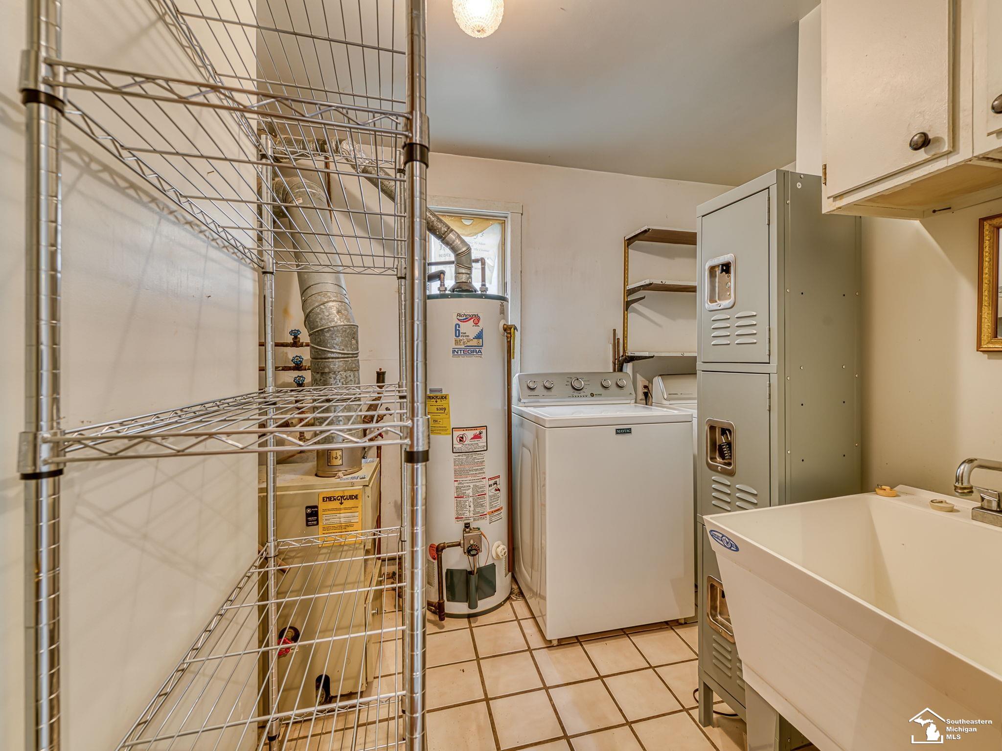 3360 Lakeshore Drive