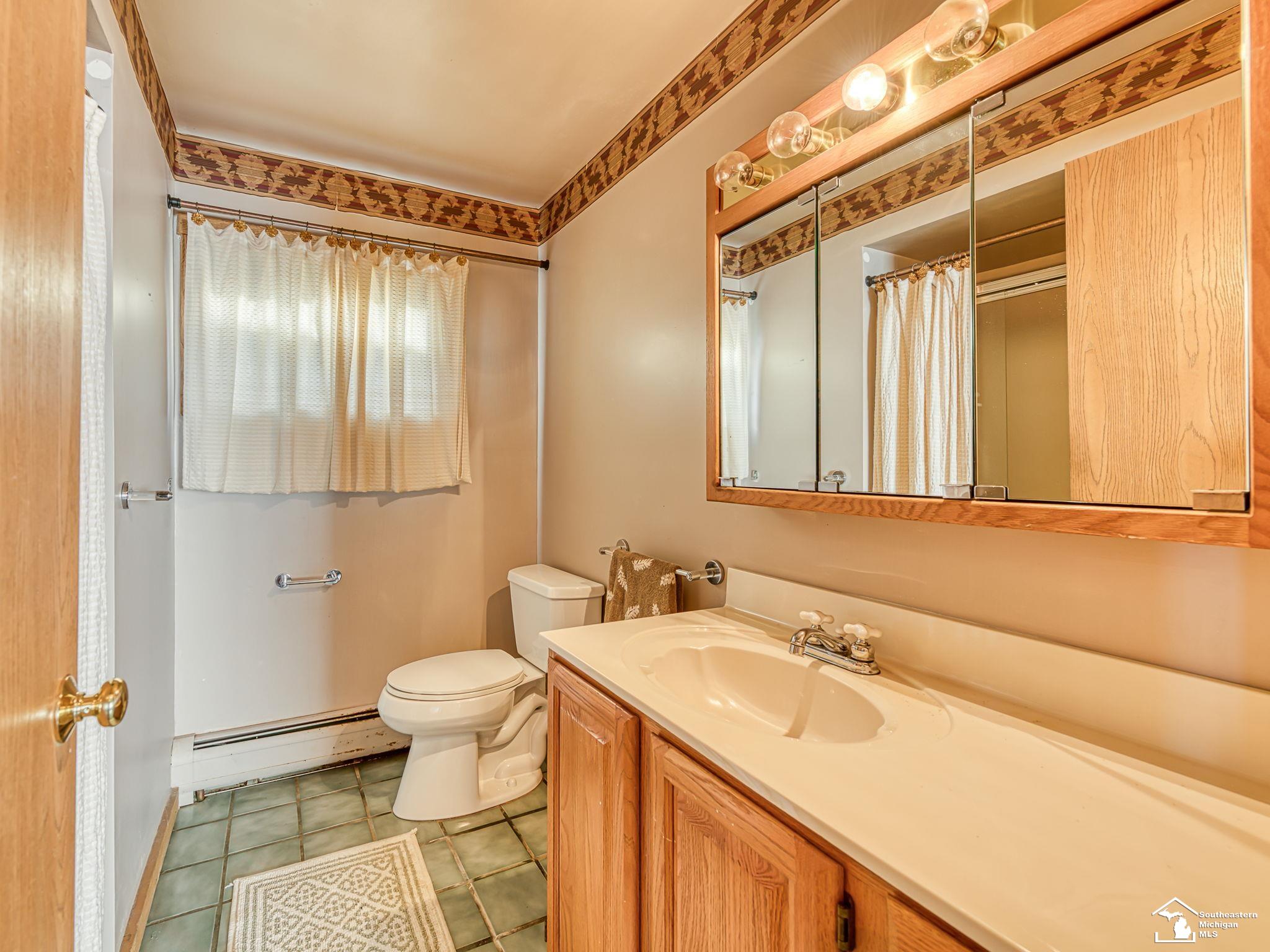 3360 Lakeshore Drive