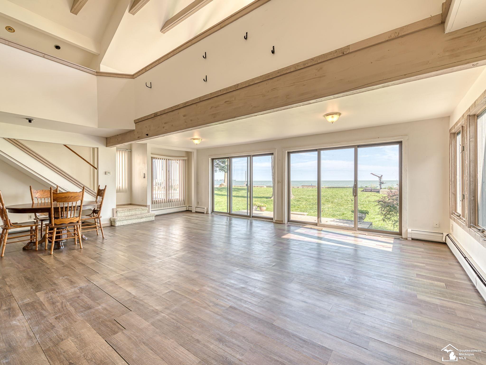 3360 Lakeshore Drive