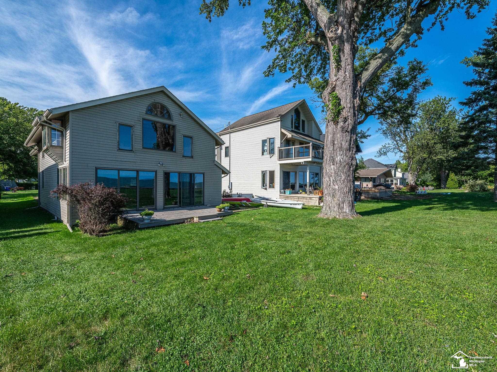 3360 Lakeshore Drive
