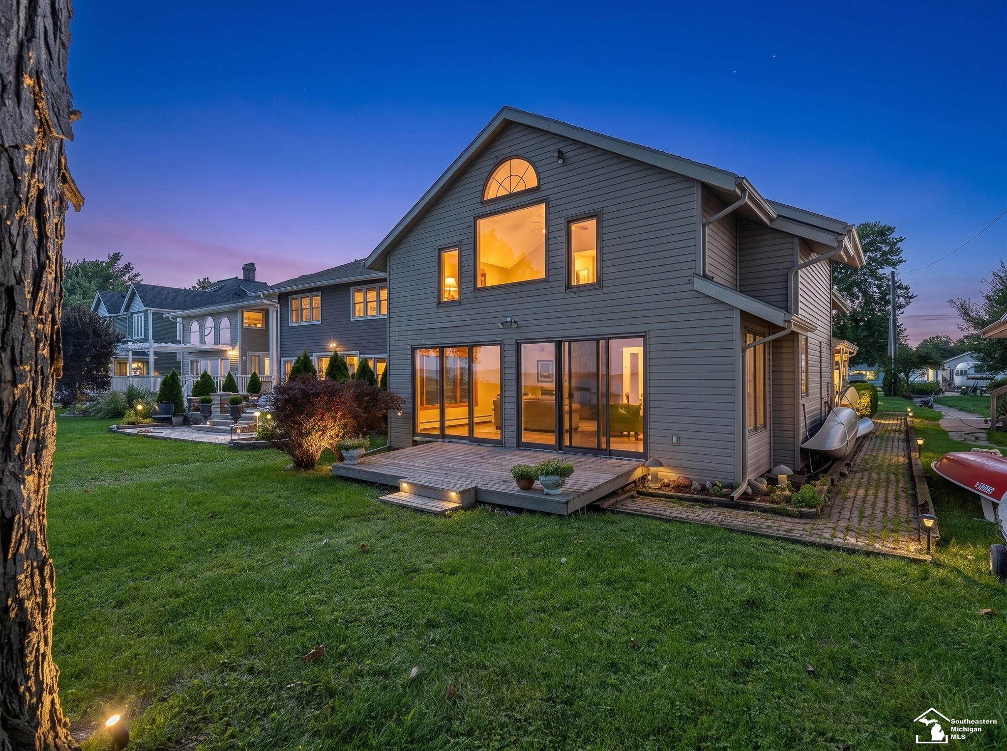 3360 Lakeshore Drive
