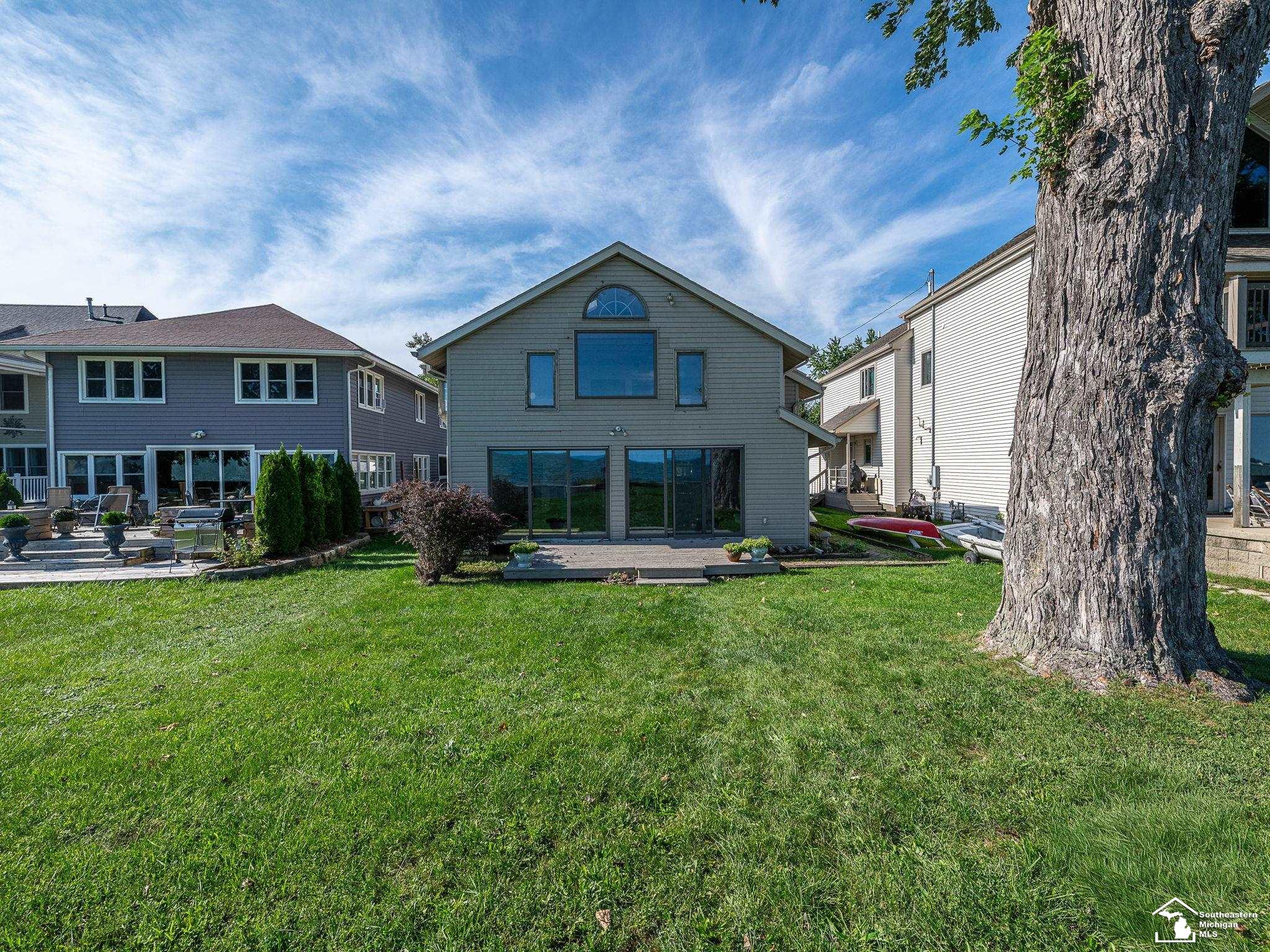 3360 Lakeshore Drive