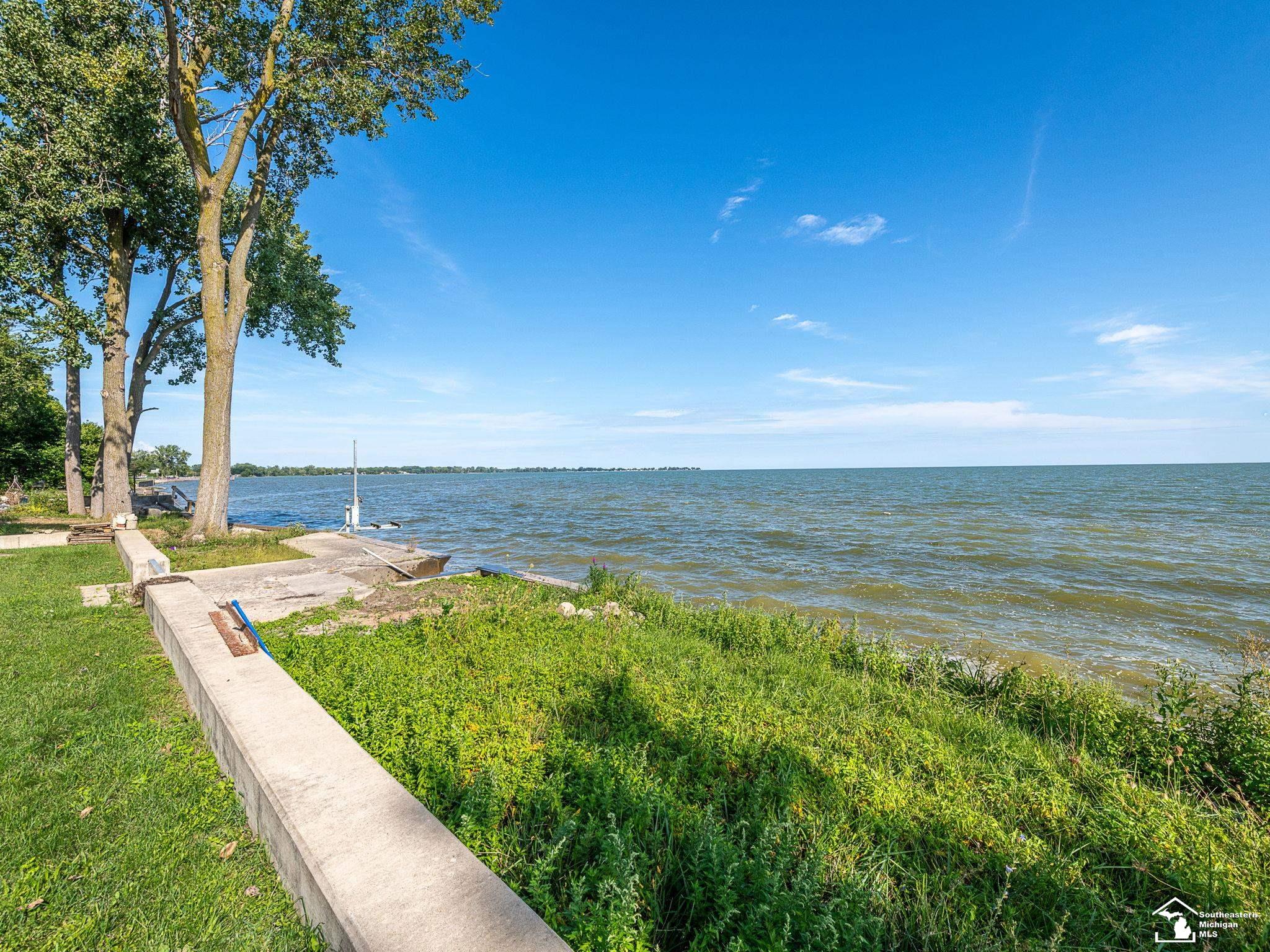 3360 Lakeshore Drive