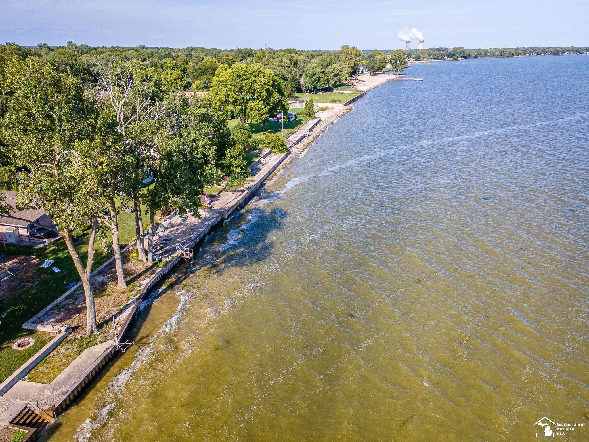 3360 Lakeshore Drive