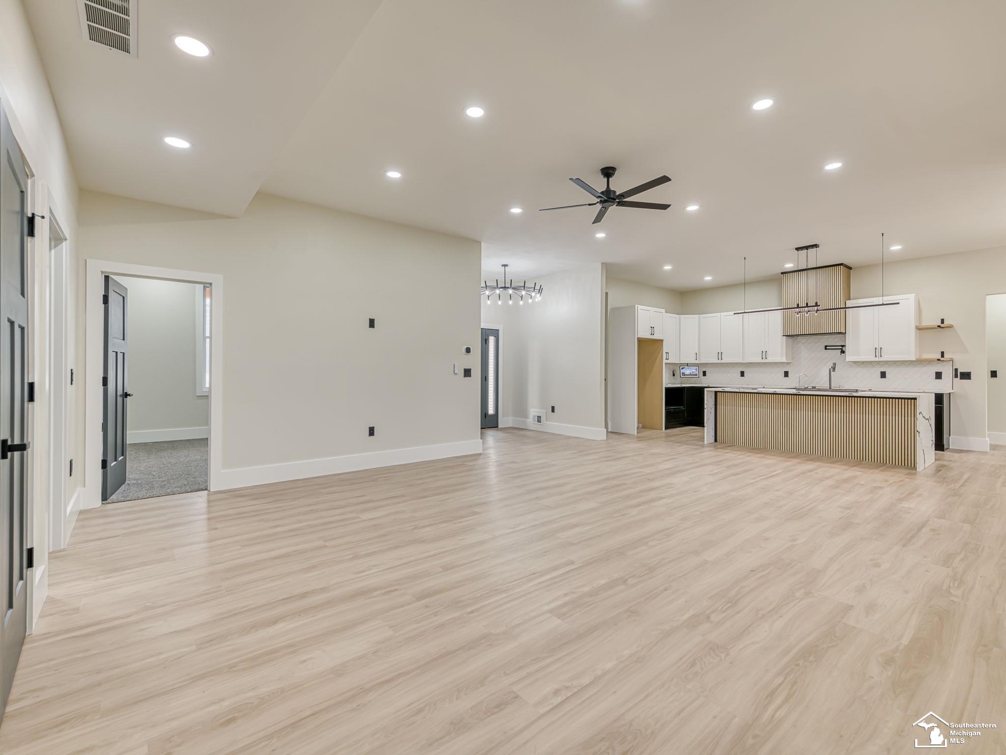 2706 S Custer Road
