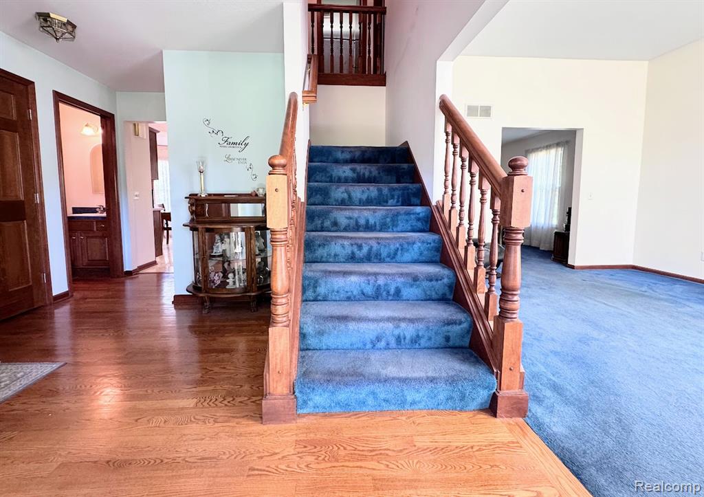 5324 Douglas Road