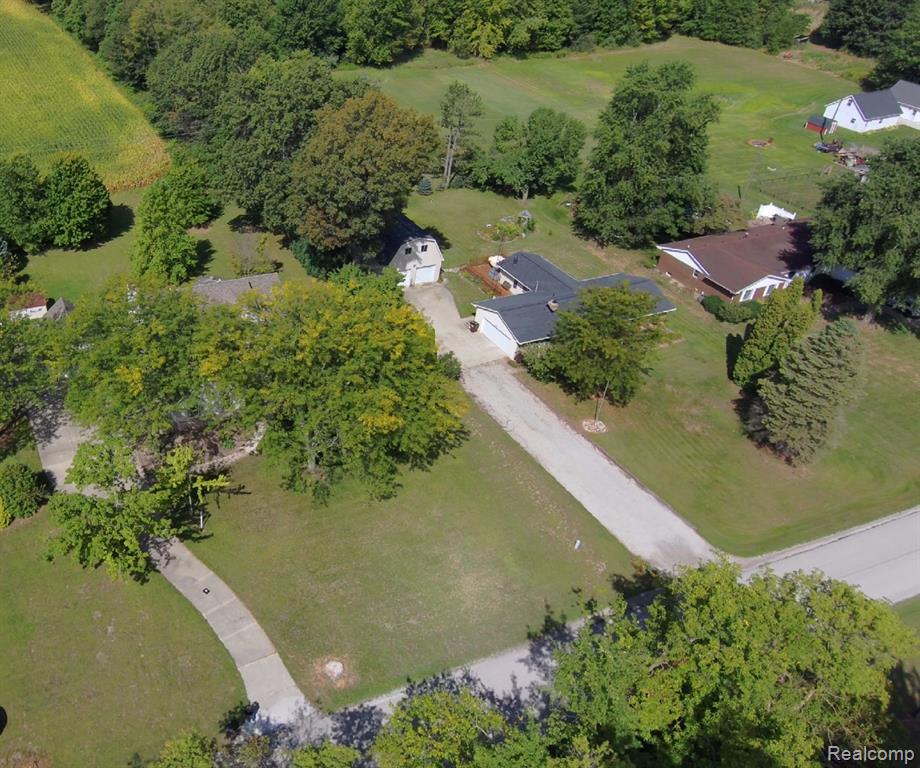 5324 Douglas Road