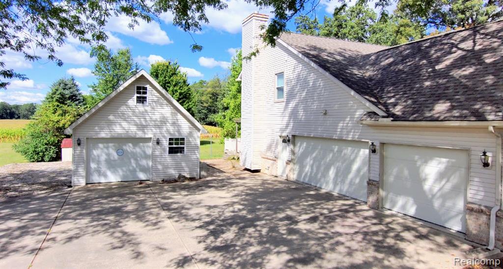 5324 Douglas Road