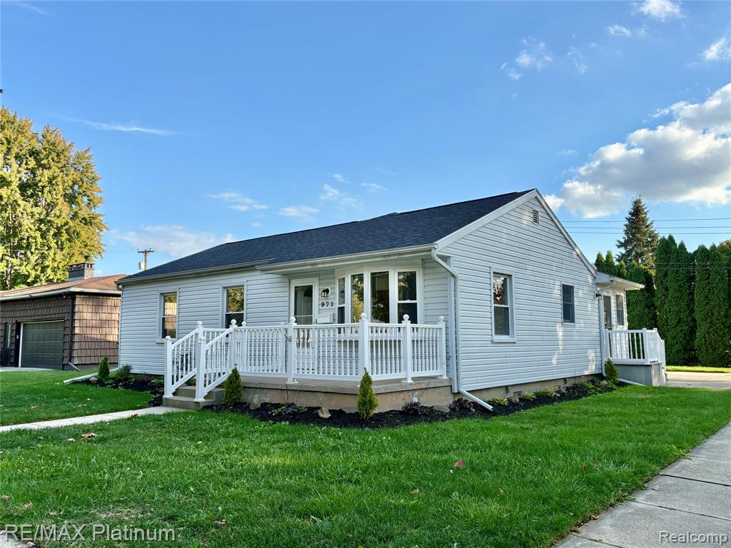 971 Strawberry Street