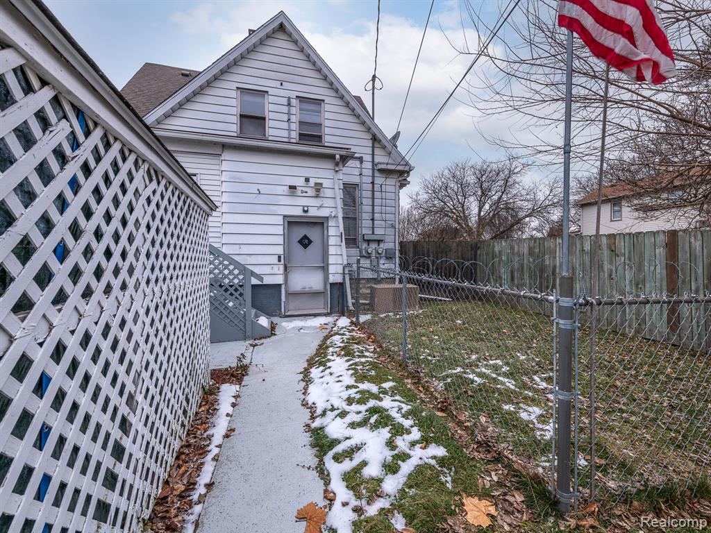 321 Cass Street