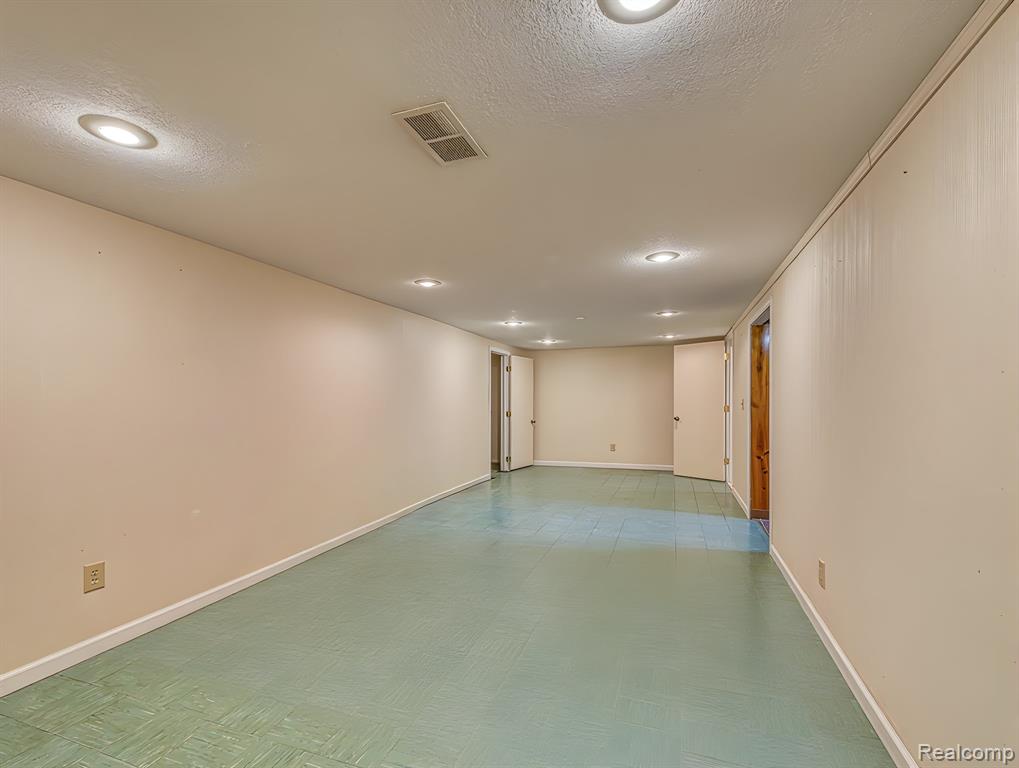 1335 Spencer Place