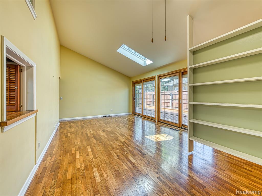 1335 Spencer Place