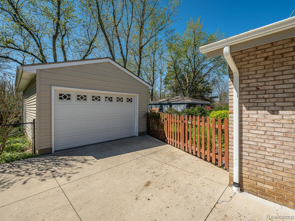 1335 Spencer Place