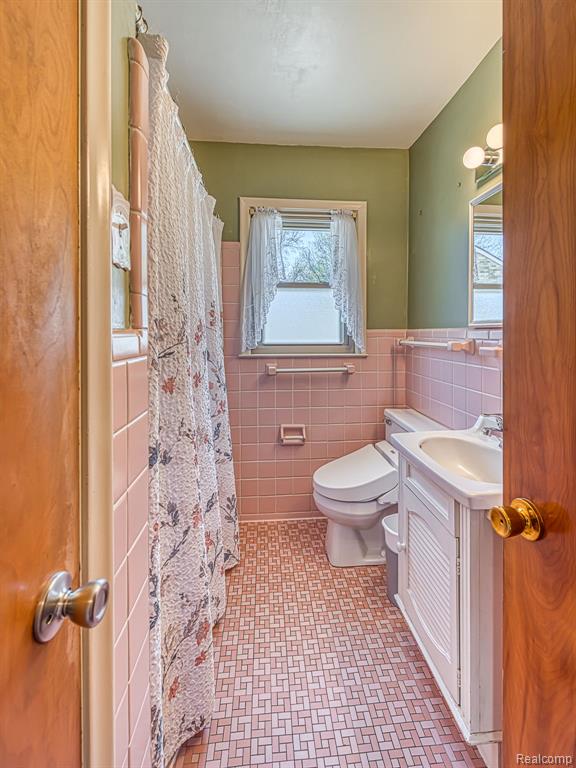 1335 Spencer Place