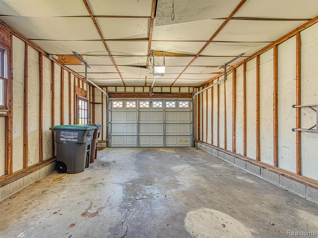 1335 Spencer Place