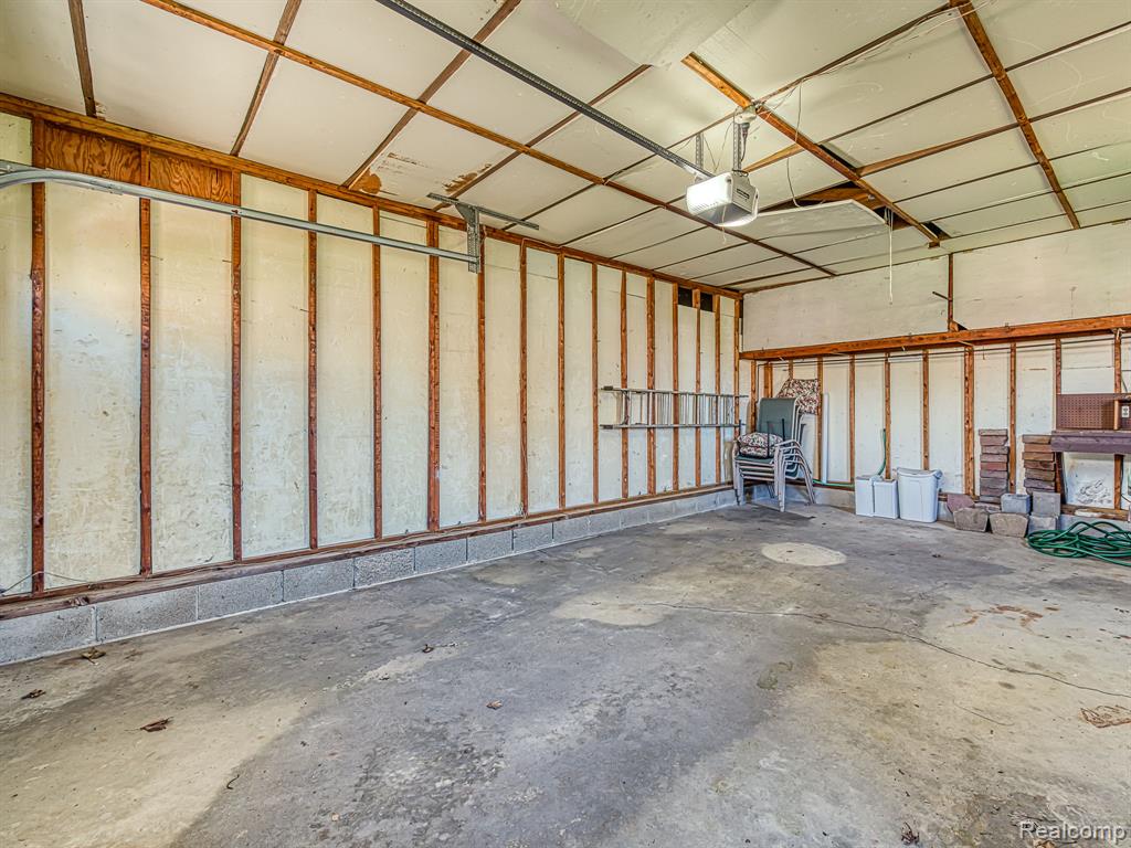 1335 Spencer Place
