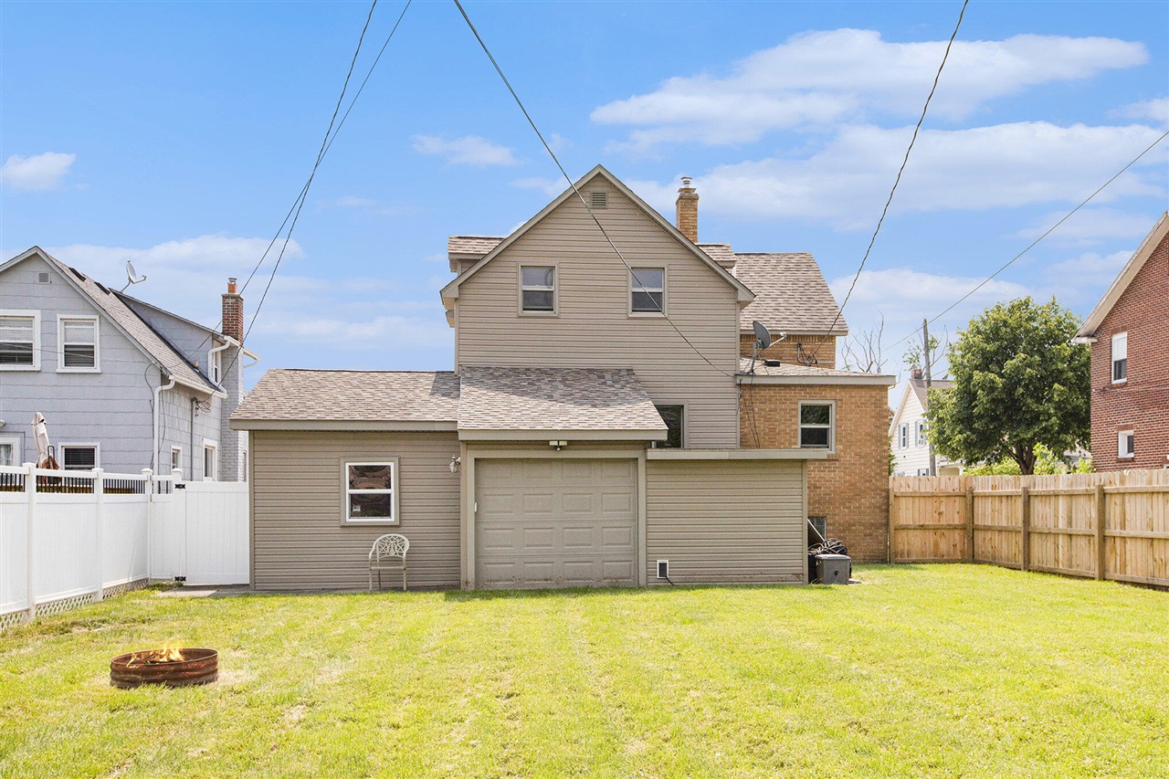 525 Riverview Avenue