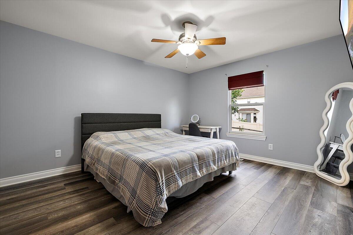 15257 Oak Valley Lane