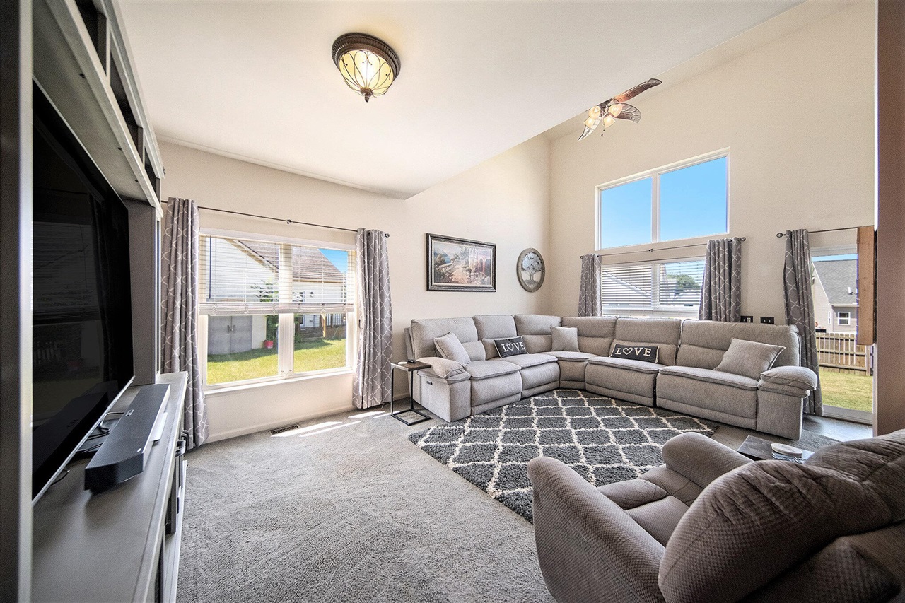 834 Golf Ridge Circle