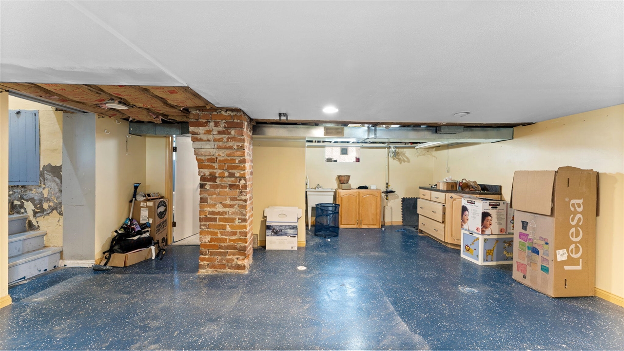 557 Saline Street