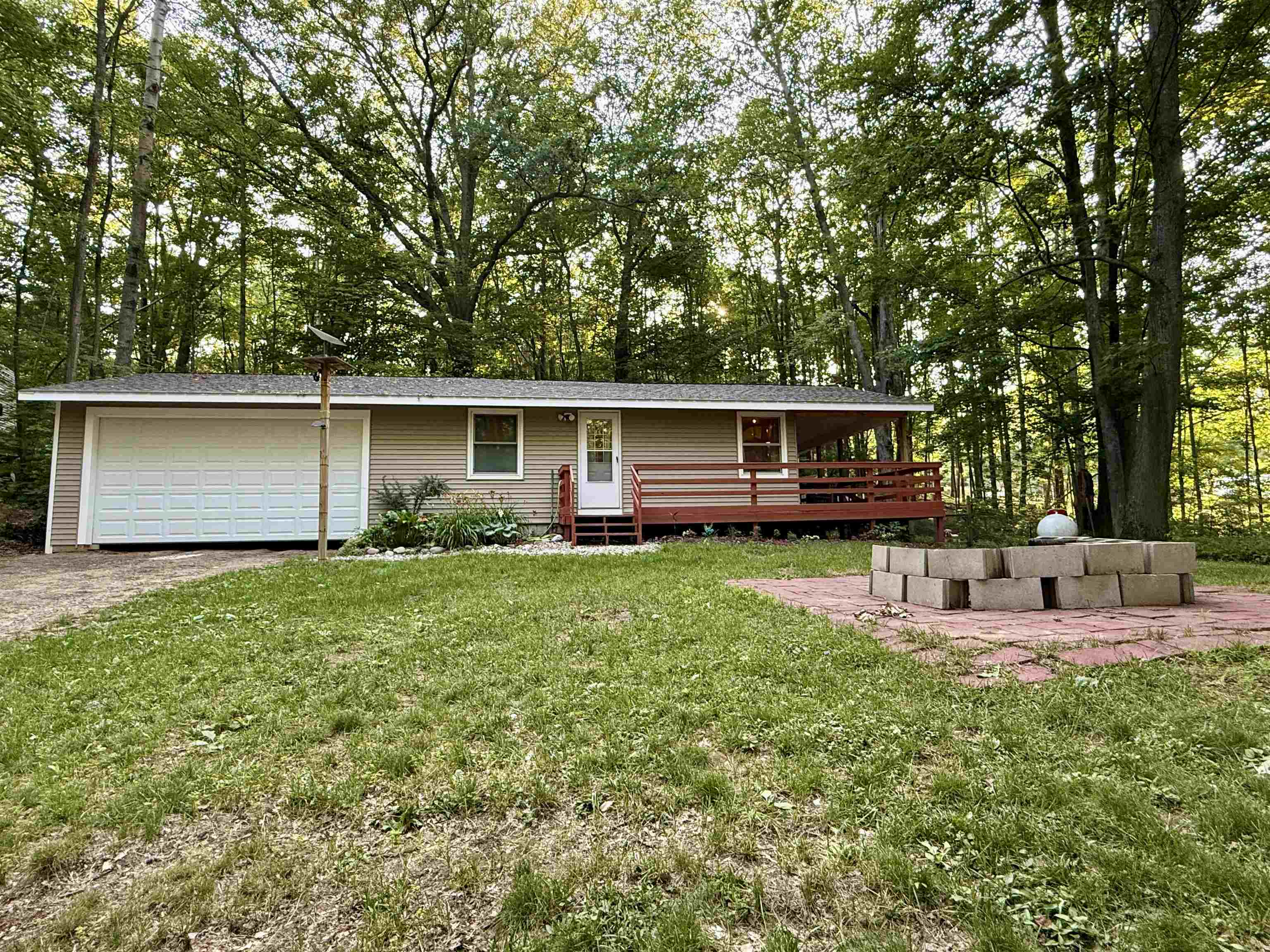 195 Forest Trail, LeRoy Unit: Lot: 81&82