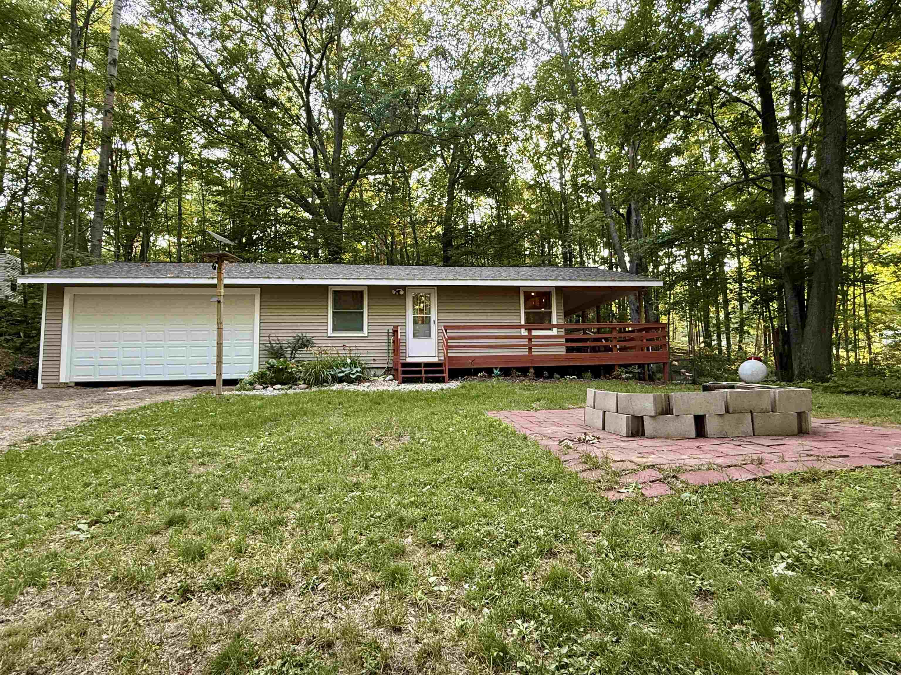 195 Forest Trail, LeRoy Unit: Lot: 81&82