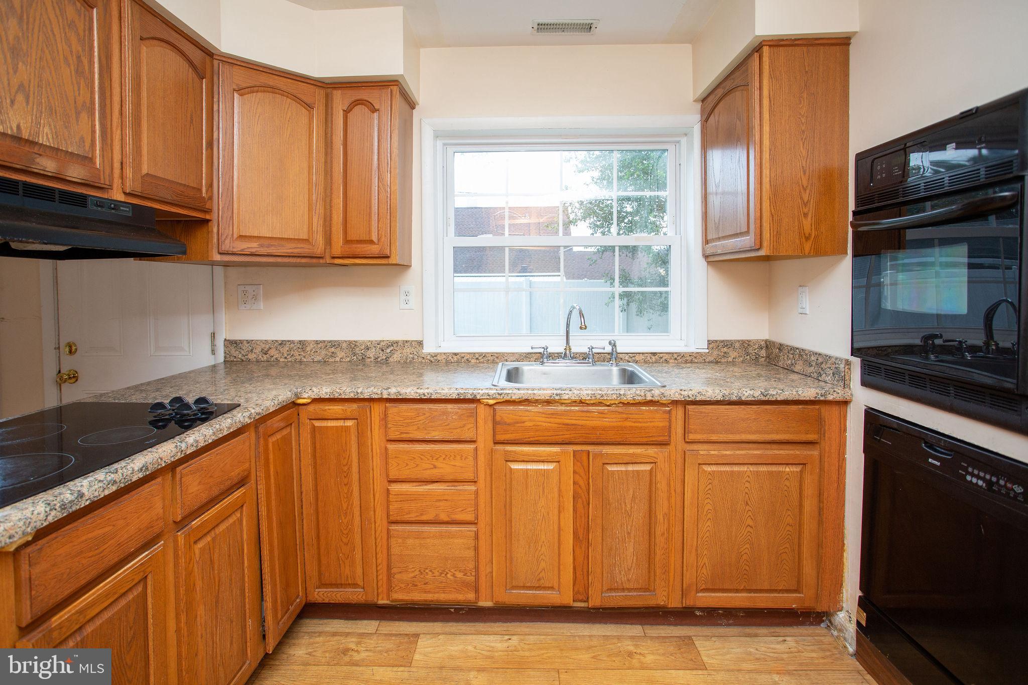 27 Bendix Ln