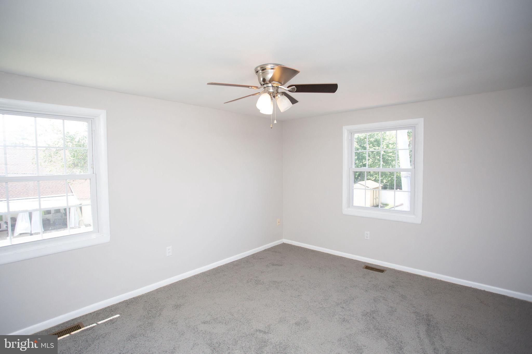 27 Bendix Ln