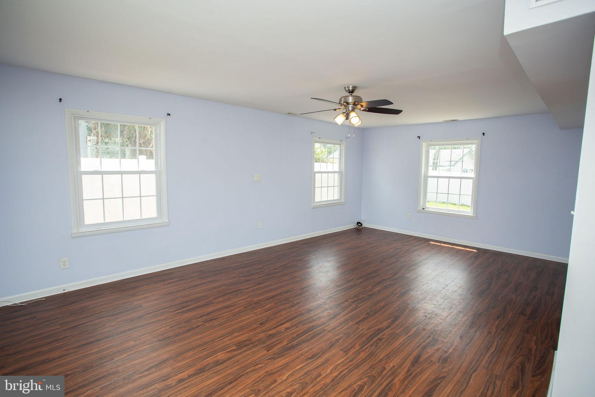 27 Bendix Ln