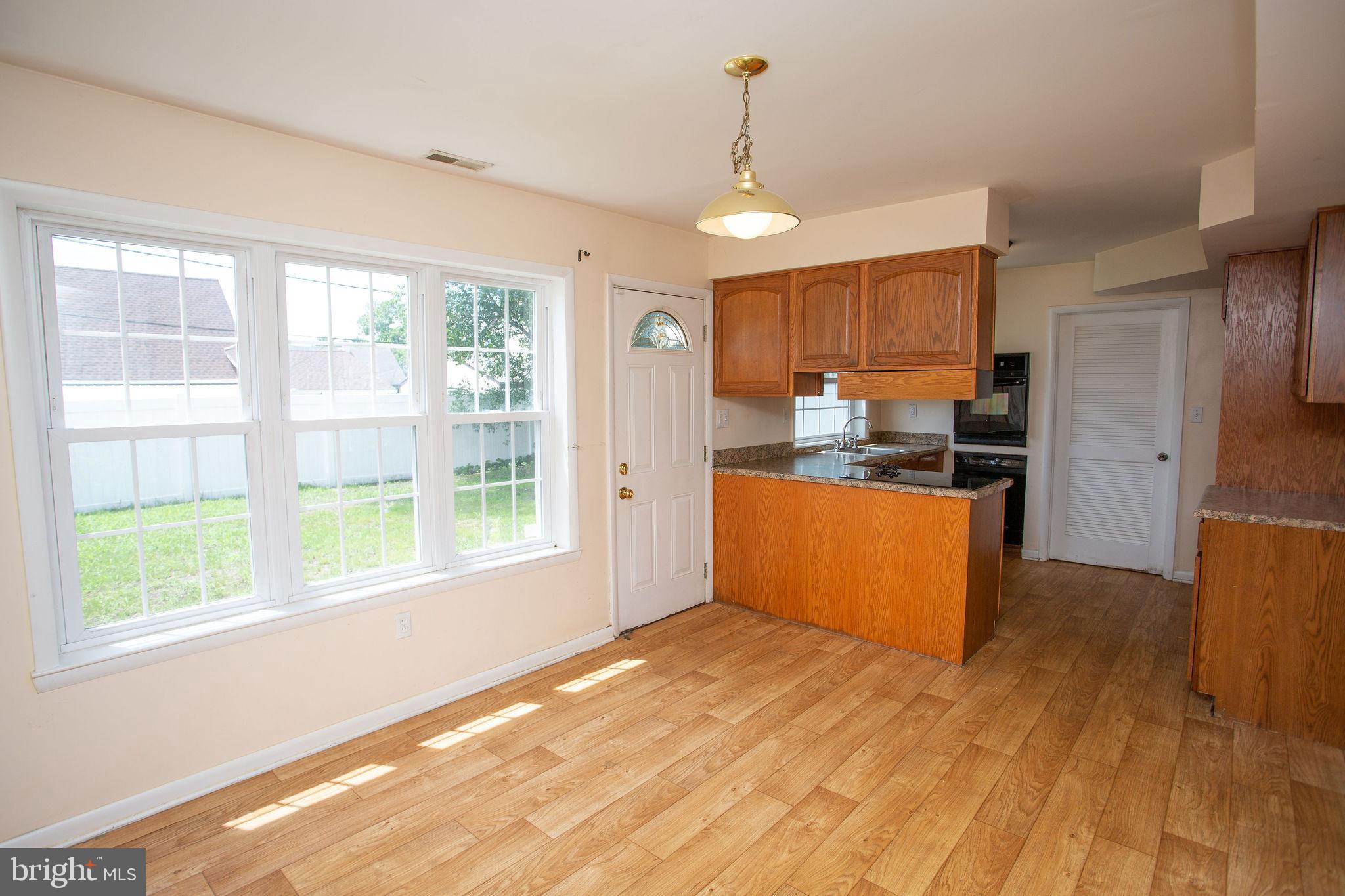 27 Bendix Ln