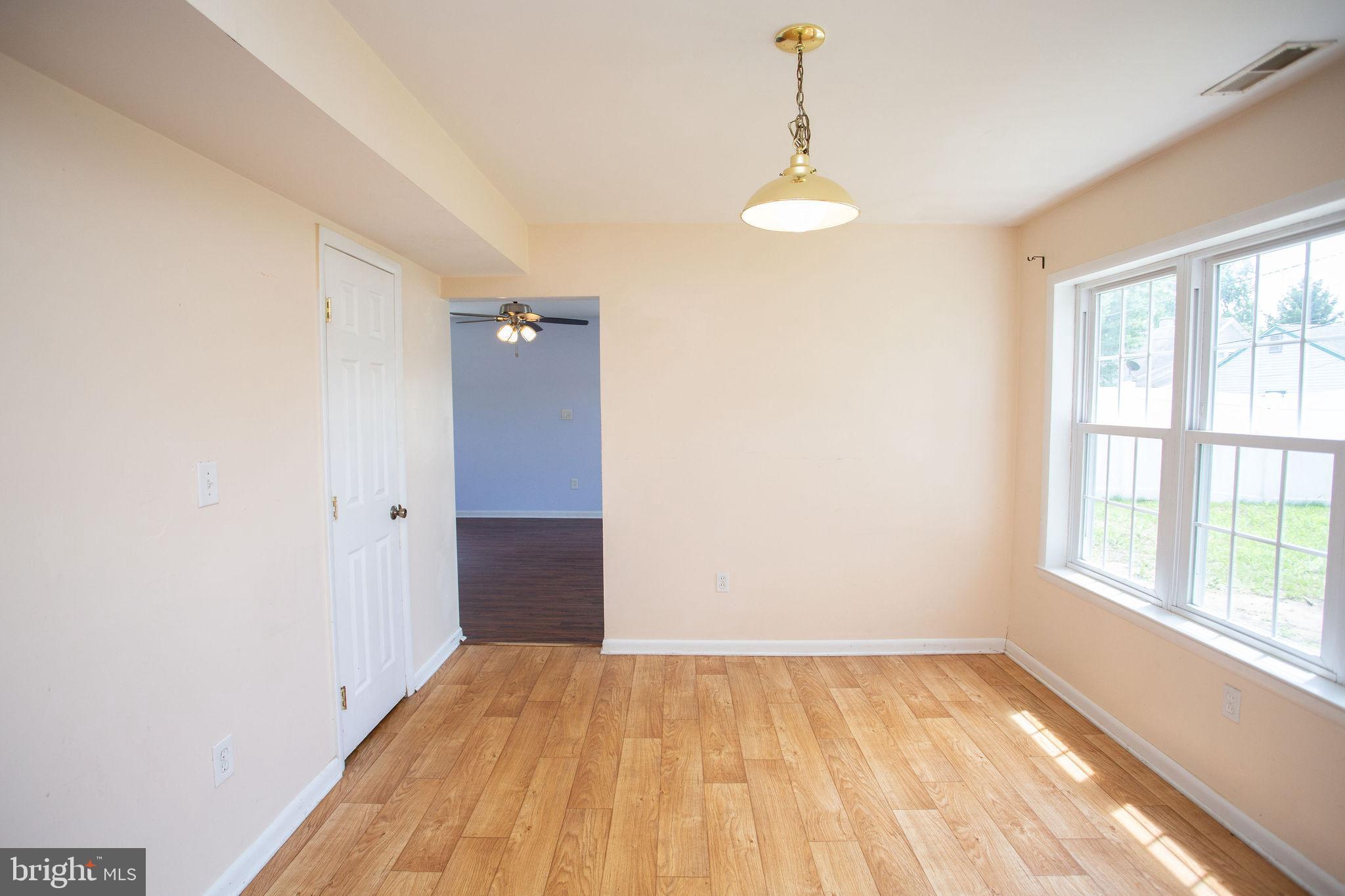 27 Bendix Ln