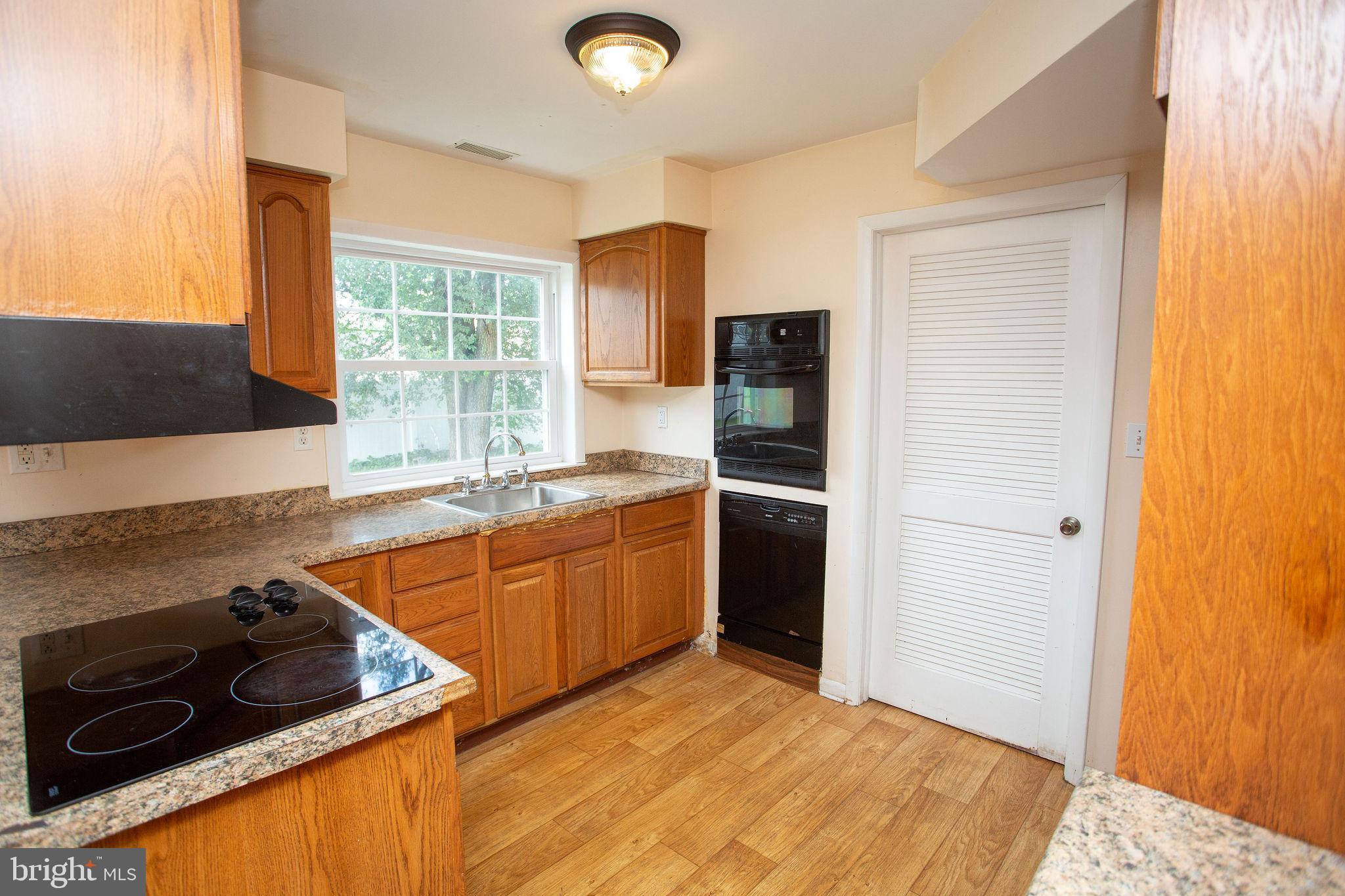 27 Bendix Ln