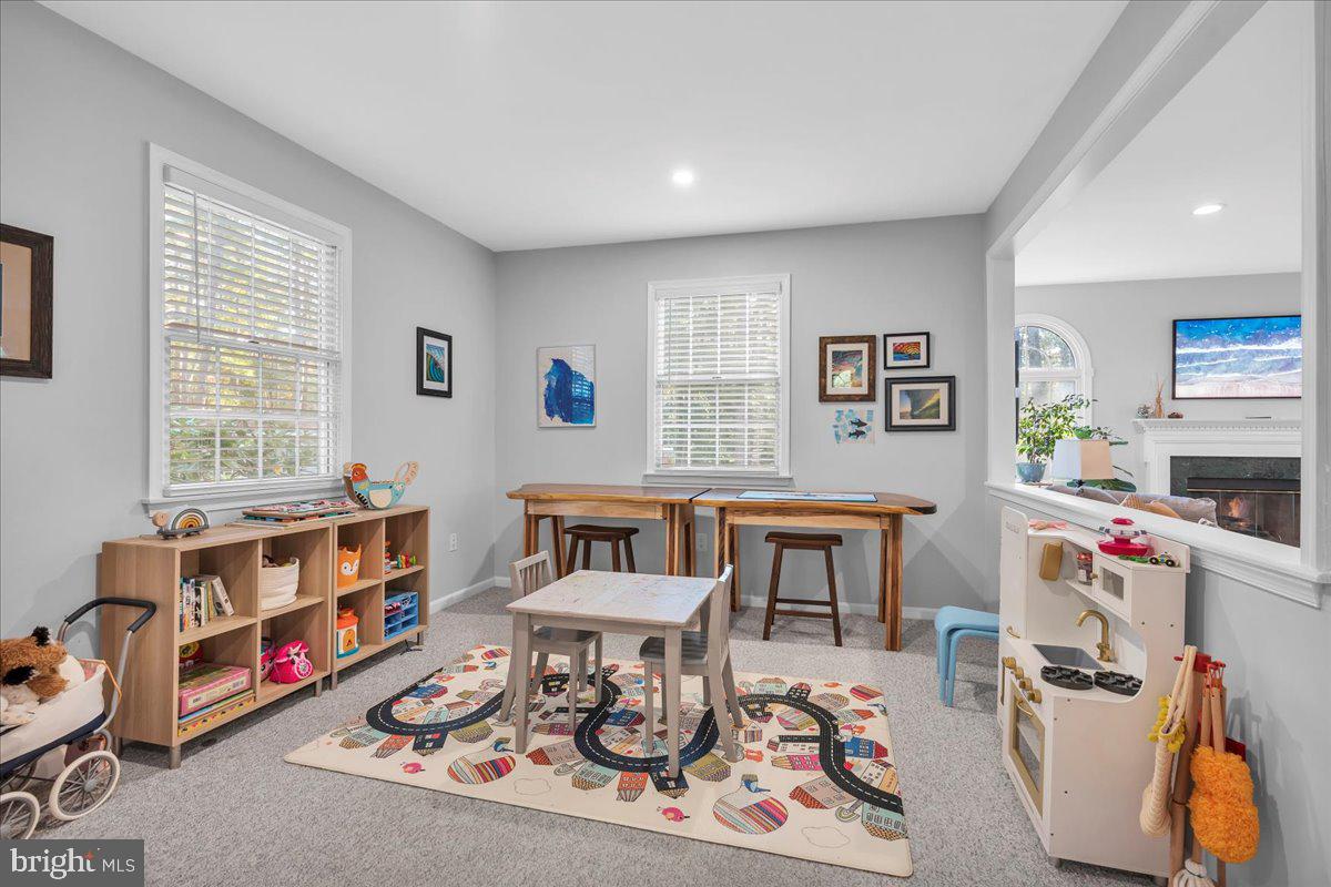 1 SWEET GUM CT