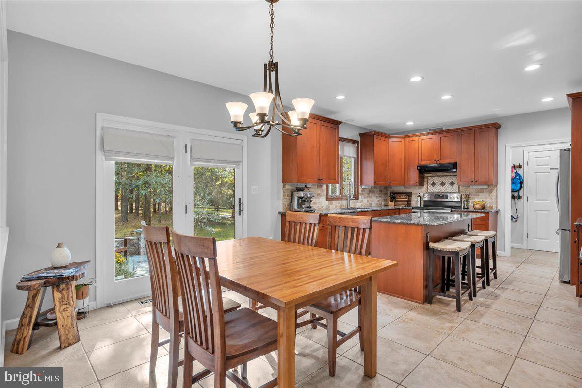1 SWEET GUM CT