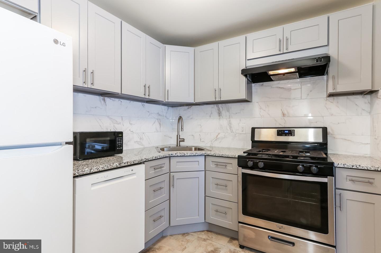 1107 WOODHOLLOW DR