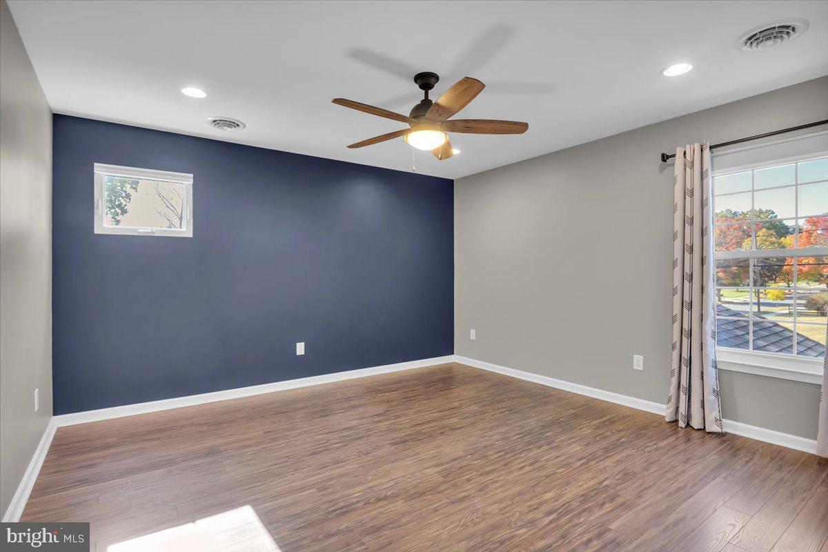 827 Longwood Dr