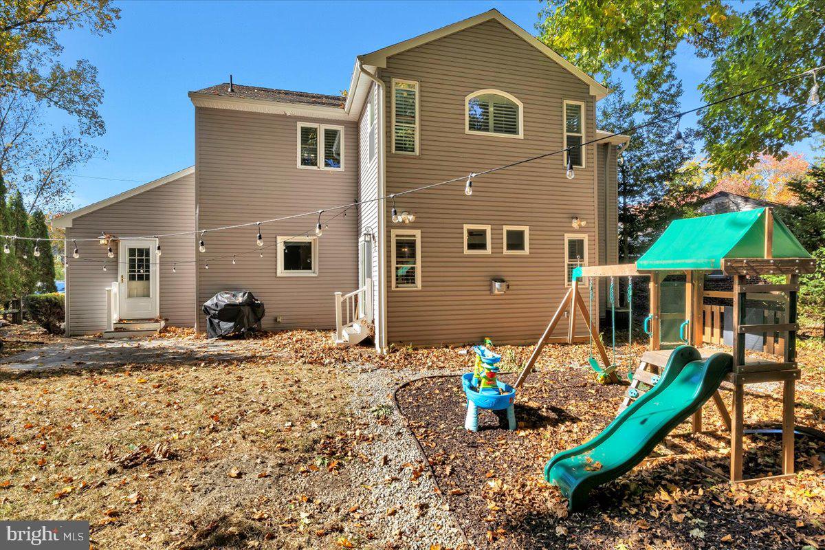 827 Longwood Dr