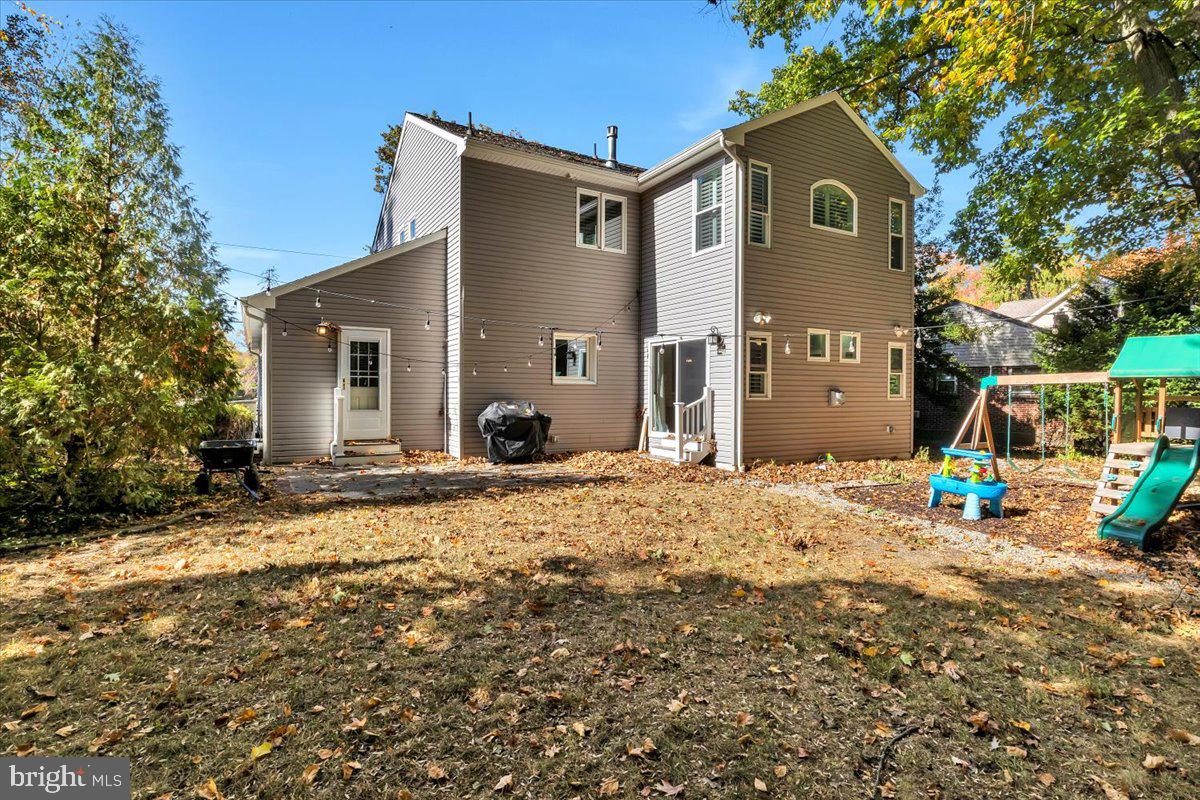 827 Longwood Dr