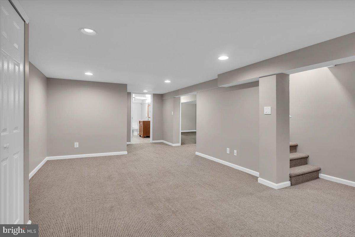 827 Longwood Dr