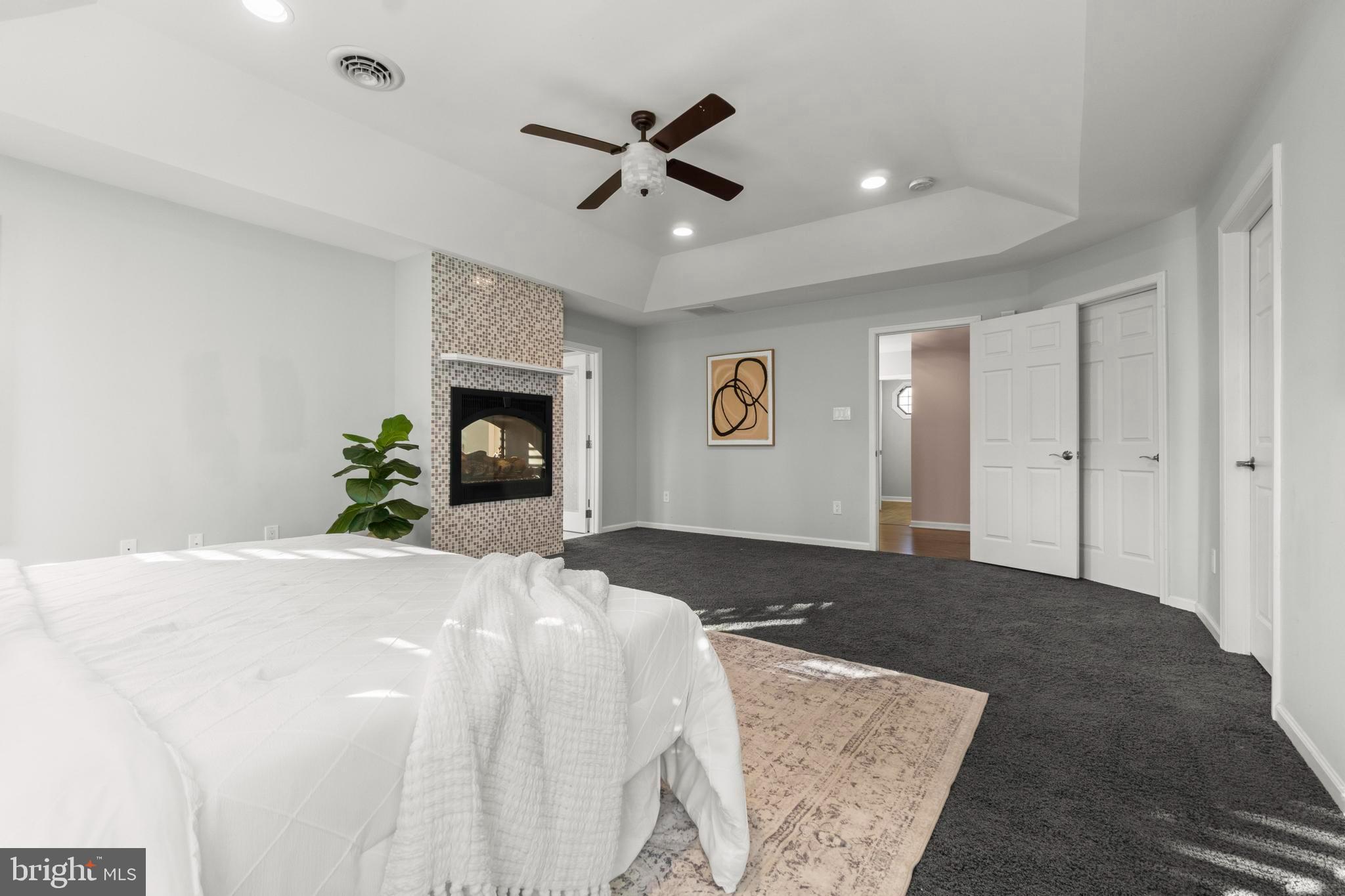 827 Longwood Dr