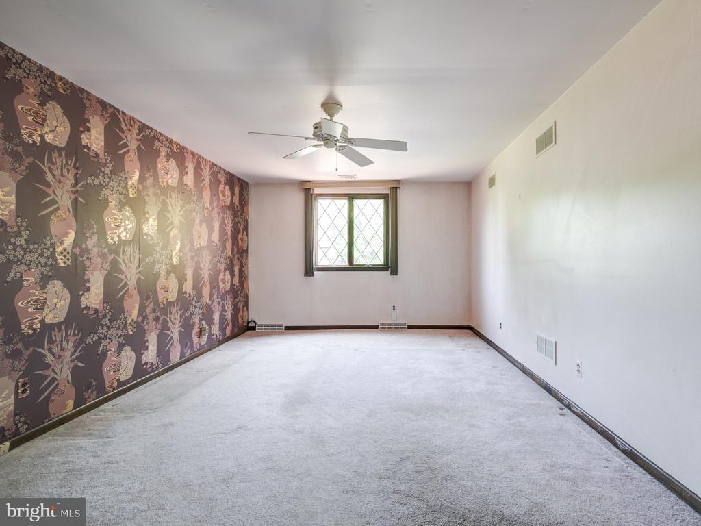 13 COLONIAL DRIVE