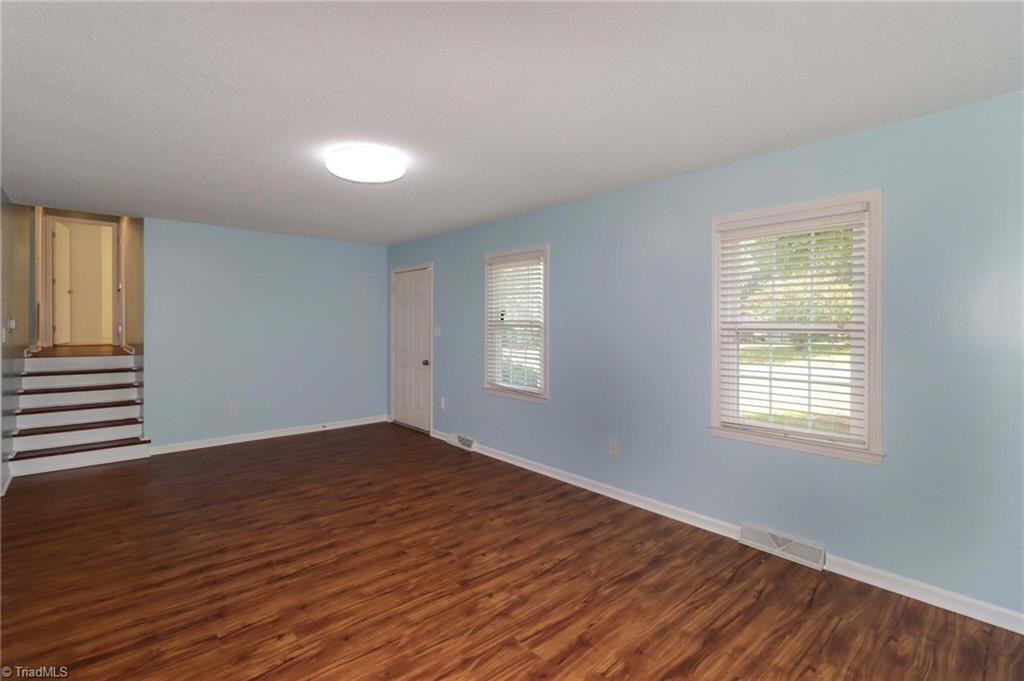 1270 Country Hill Drive