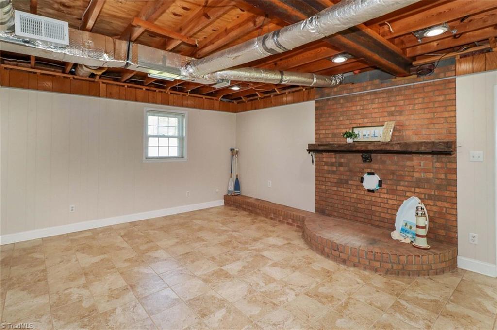 1270 Country Hill Drive