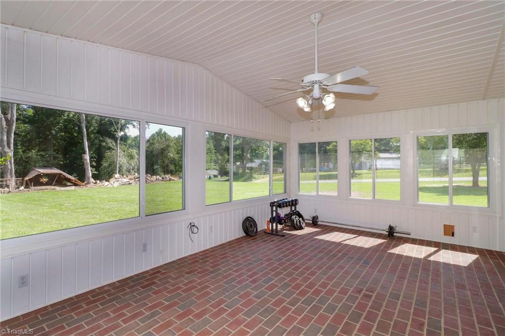 1270 Country Hill Drive