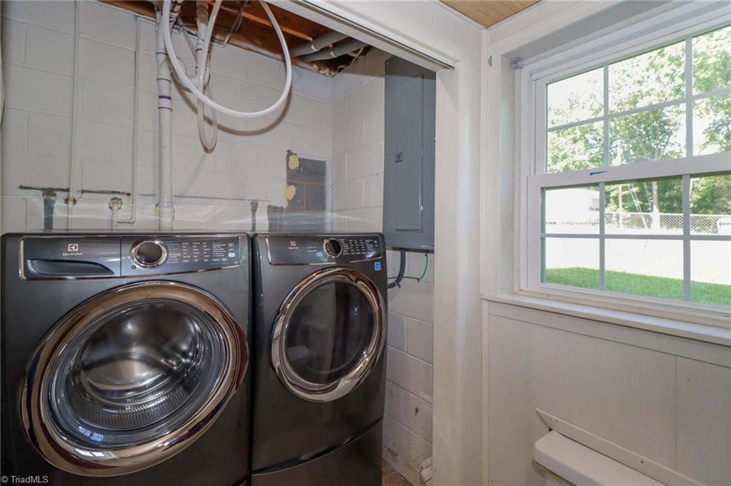 1270 Country Hill Drive