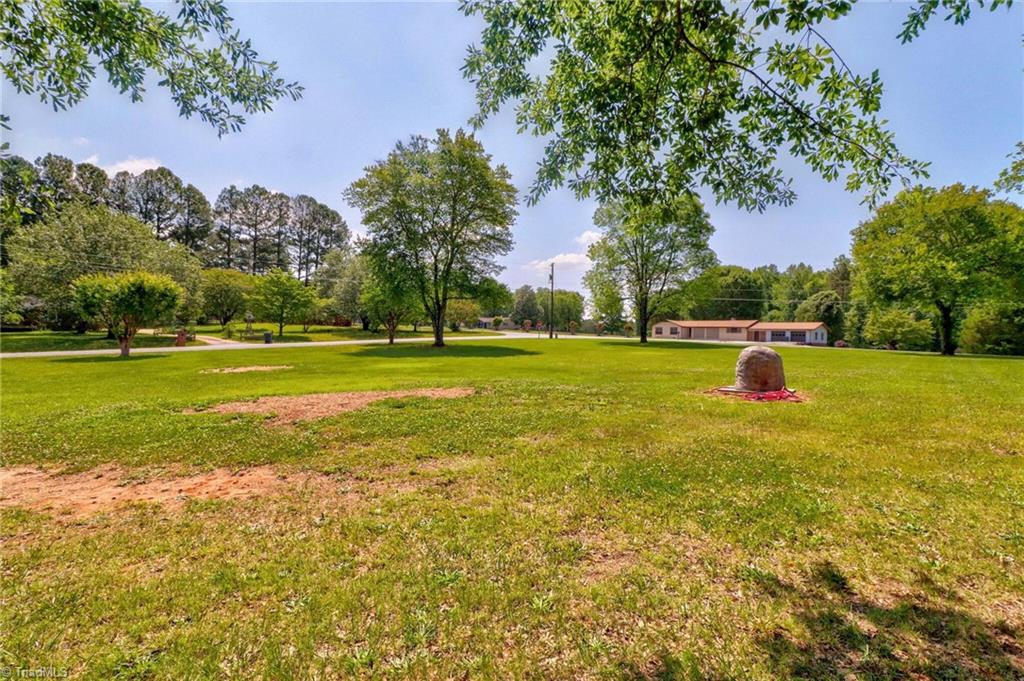 1270 Country Hill Drive