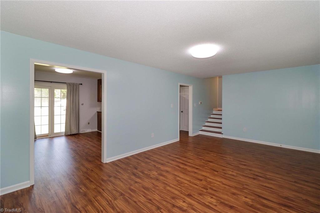 1270 Country Hill Drive