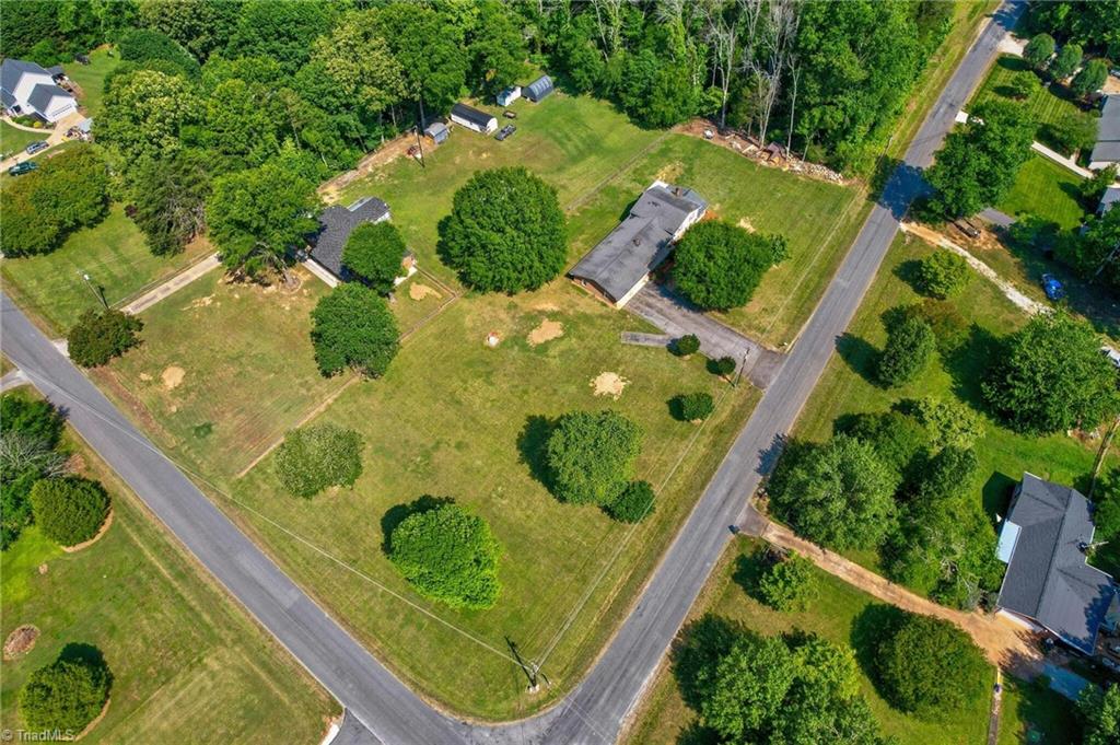 1270 Country Hill Drive