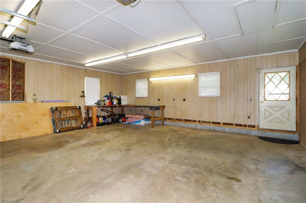 1270 Country Hill Drive