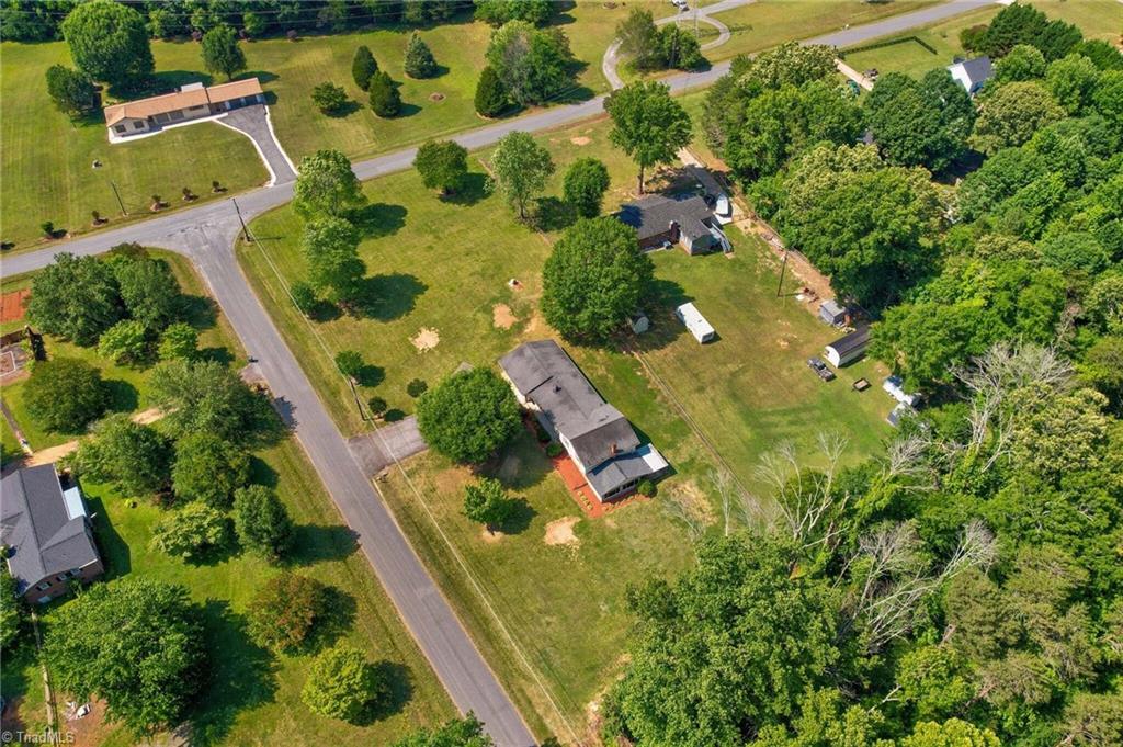 1270 Country Hill Drive